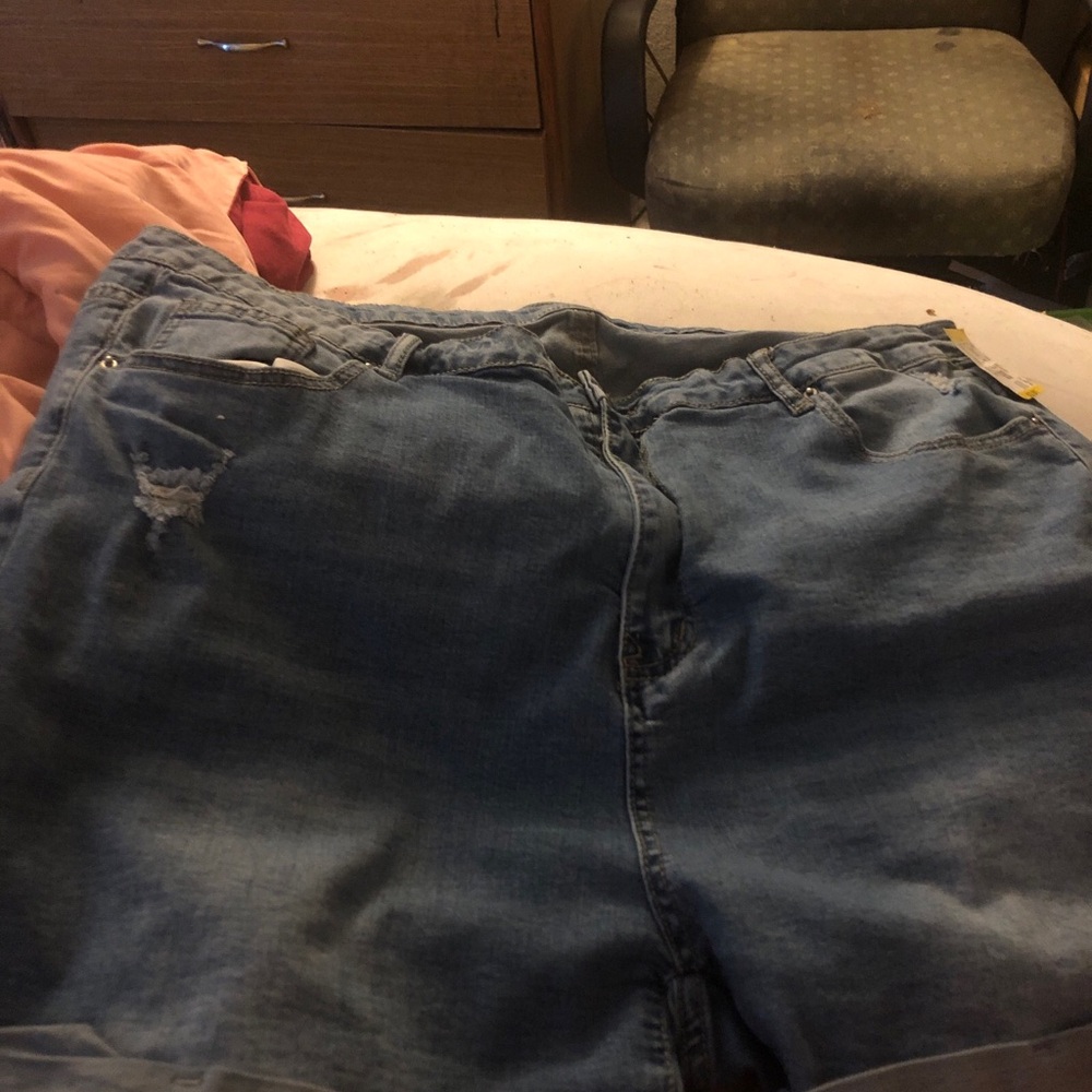 SHEIN Blue Relaxed Jeans with Distressed Look